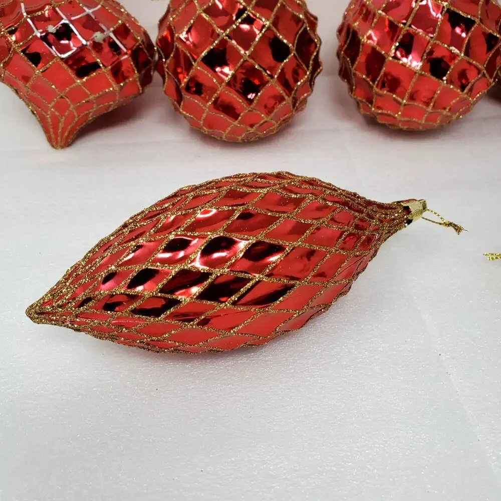 Raz Imports Plastic Waffle lightweight lot of Red & Gold Holiday Ornament Set 7